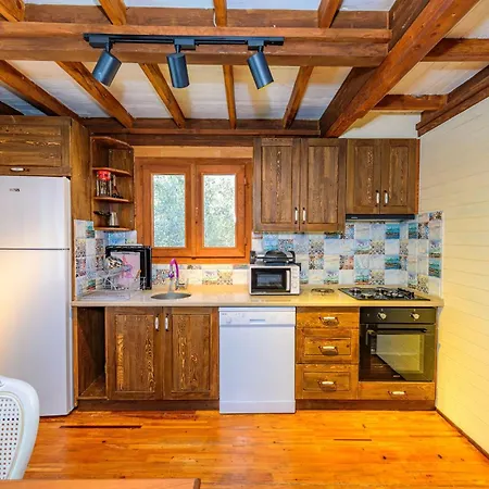 Girmeler Koey Evleri * Gebeler