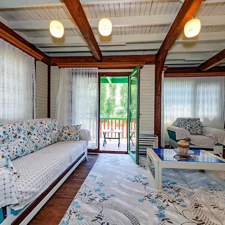 Girmeler Koey Evleri * Gebeler